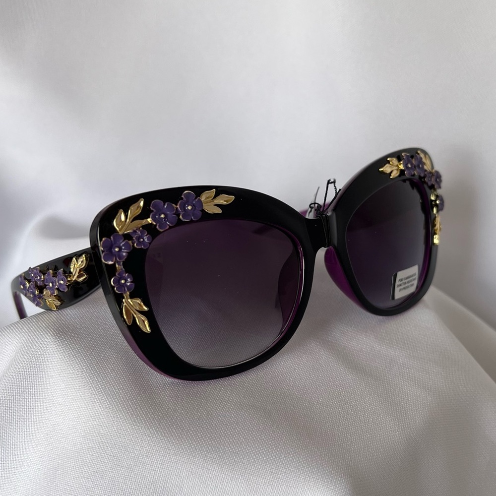 Cat eye sunglasses with flower purple
